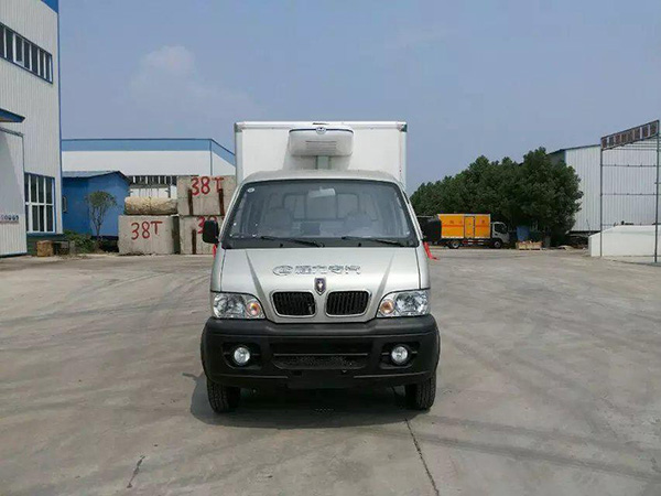 金杯2.9米貨廂冷藏車(chē)