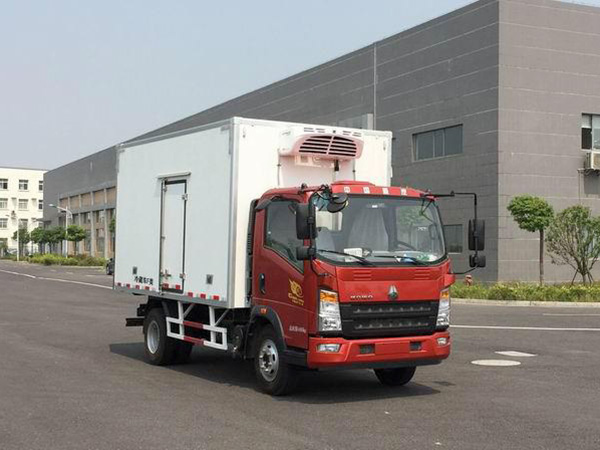 重汽豪沃4.1米貨廂冷藏車