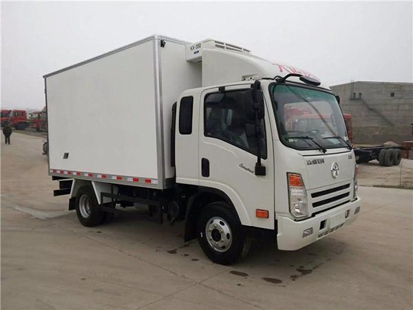 大運排半3.75米貨廂冷藏車