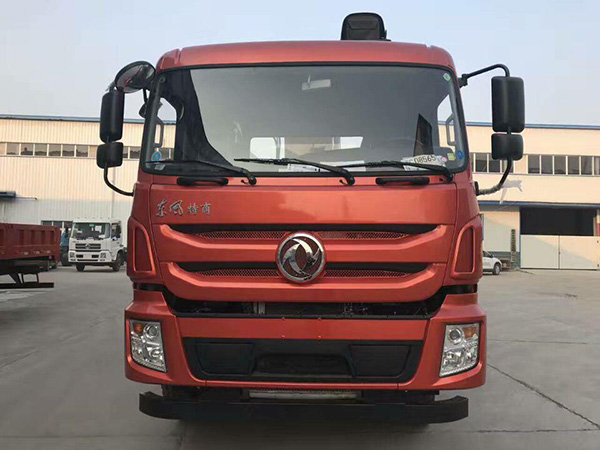 東風后雙橋8.5米隨車吊 東風后雙橋8.5米隨車吊