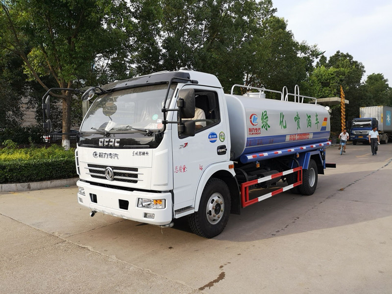 東風8-9噸灑水車 東風8-9噸灑水車