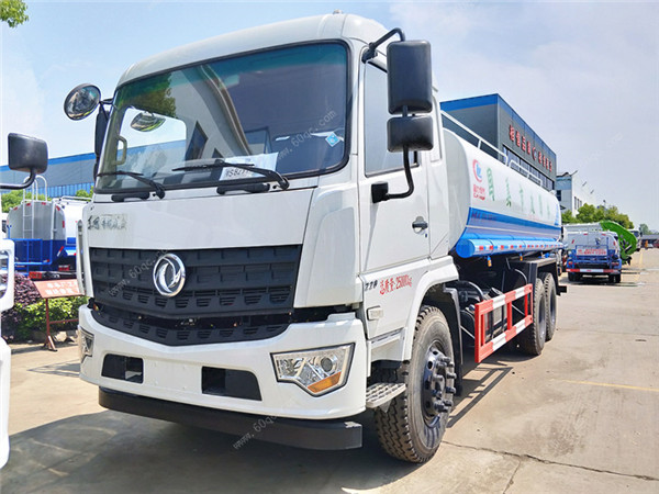 東風新款后雙橋灑水車