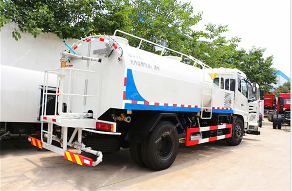 東風(fēng)天錦高壓路面清洗車 東風(fēng)天錦高壓路面清洗車