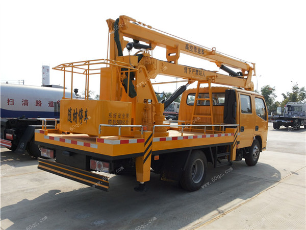 東風(fēng)多利卡D6高空作業(yè)車