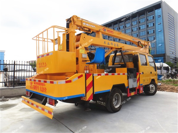 慶鈴五十鈴雙排16米高空作業(yè)車