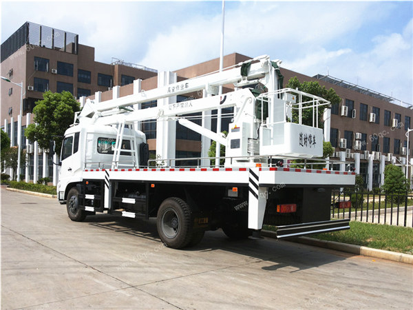 國(guó)五東風(fēng)18-22米高空作業(yè)車