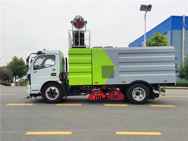 東風福瑞卡8方掃路車