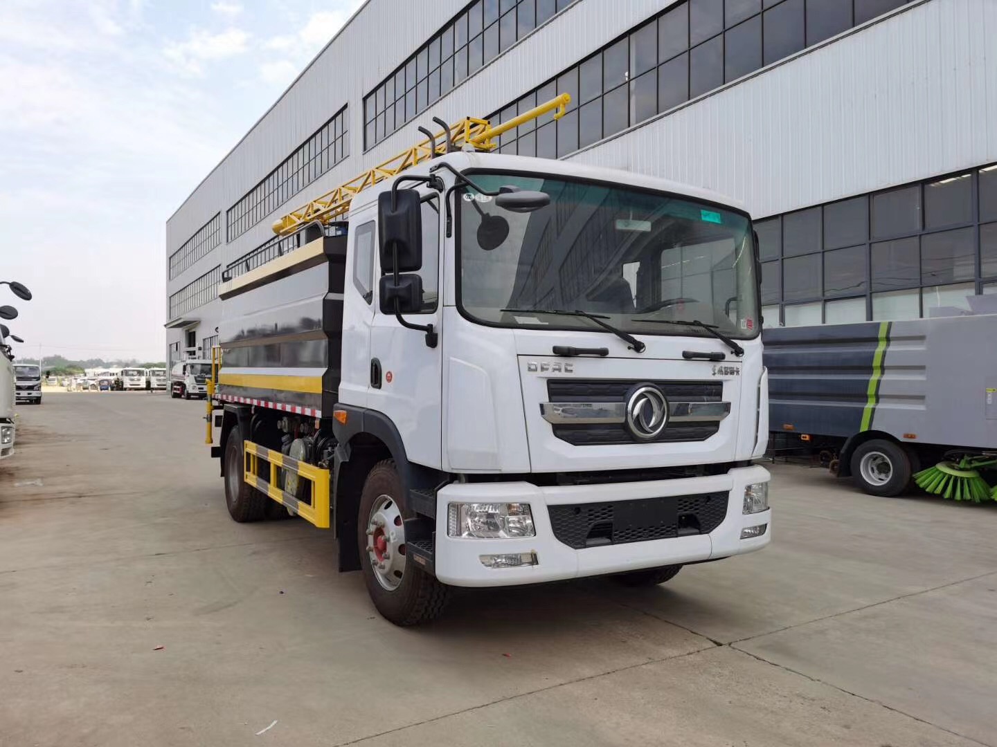 東風(fēng)D9鐵路抑塵車(chē) 東風(fēng)D9鐵路抑塵車(chē)