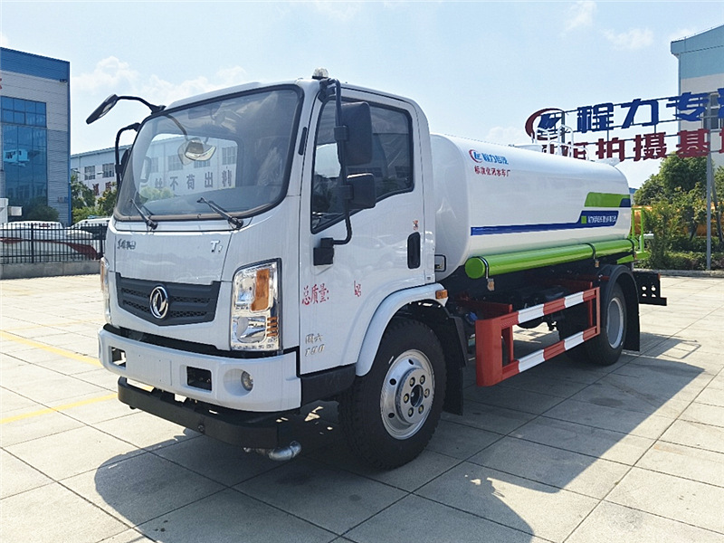 東風華神9.3噸灑水車