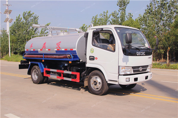 東風多利卡5方吸糞車