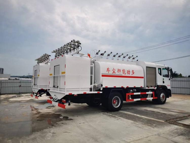噴霧壓塵車(chē)的結(jié)構(gòu)與霧炮車(chē)有什么不同？
