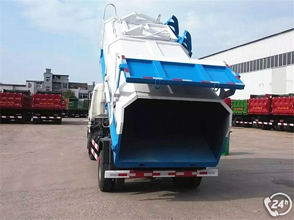 東風自裝卸式垃圾車