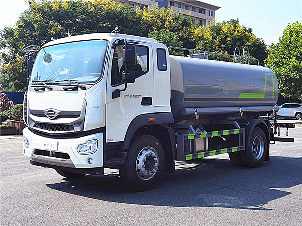 灑水車冬天還灑水嗎？道路環(huán)衛(wèi)灑水車各種功能噴灑視頻